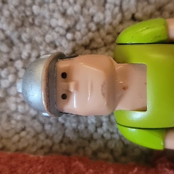 Vintage Fisher Price Husky Helpers Construction Worker Action Figure 1977 (#1) - Picture 4 of 7